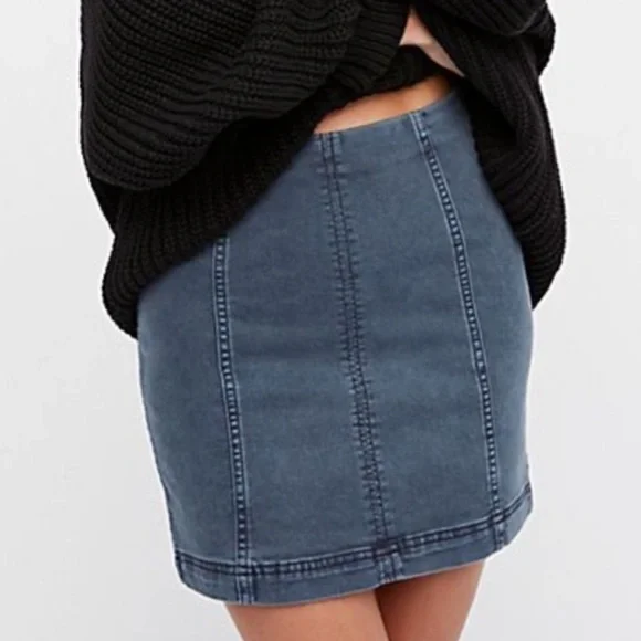 Free People Blue High Waisted Zip Back Casual Boho Cute Micro Mini Skirt size 4 - Picture 2 of 8